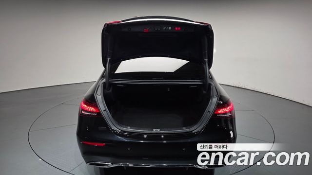 Mercedes-Benz E-Class 2023 — photo 37