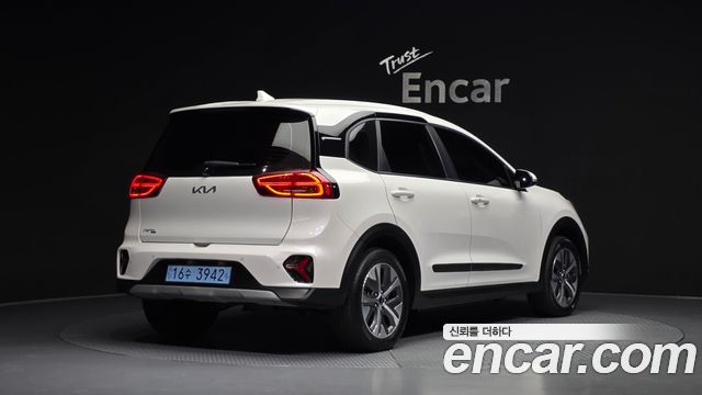 Kia Niro 2023 — photo 2