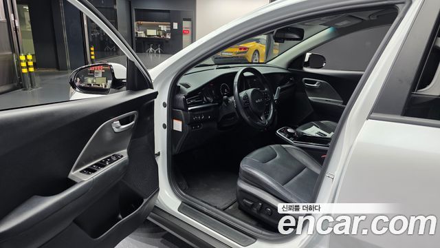 Kia Niro 2023 — photo 13