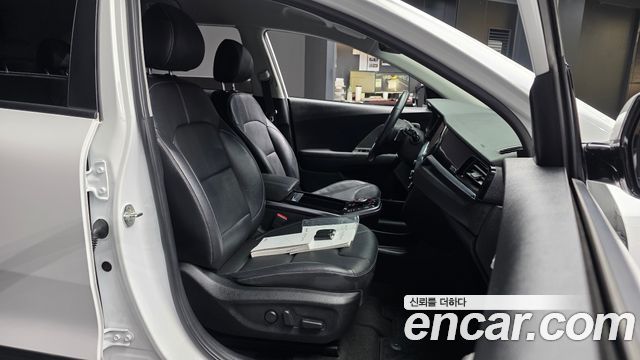 Kia Niro 2023 — photo 17