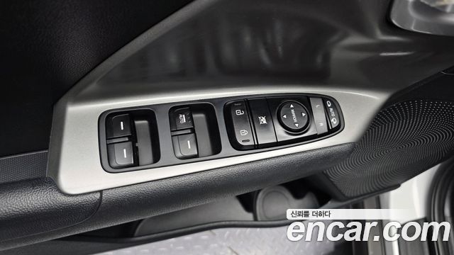 Kia Niro 2023 — photo 28