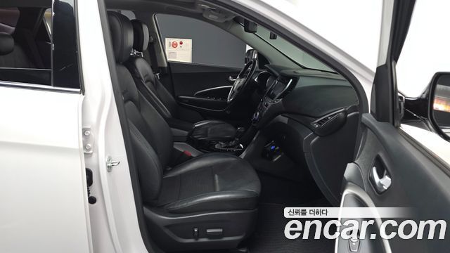 Hyundai Santafe 2016 — photo 11