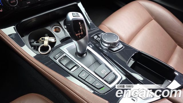 BMW 5-Series 2016 — photo 9