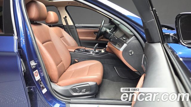 BMW 5-Series 2016 — photo 11