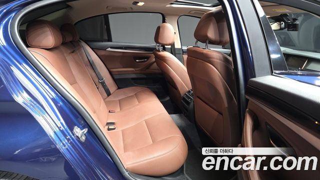 BMW 5-Series 2016 — photo 12