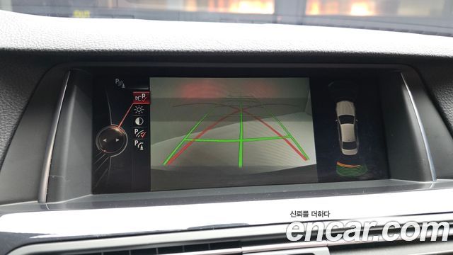 BMW 5-Series 2016 — photo 15