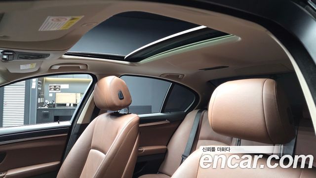 BMW 5-Series 2016 — photo 18