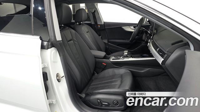 Audi A5 2021 — photo 17