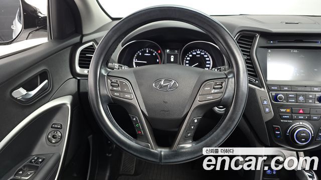 Hyundai Santafe 2018 — photo 12