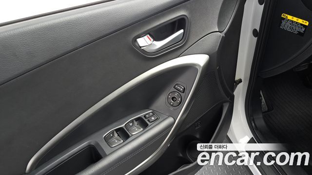 Hyundai Santafe 2018 — photo 19