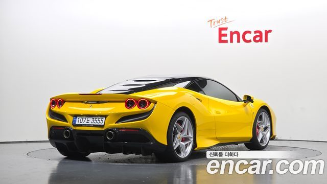 Ferrari F8 2022 — photo 2