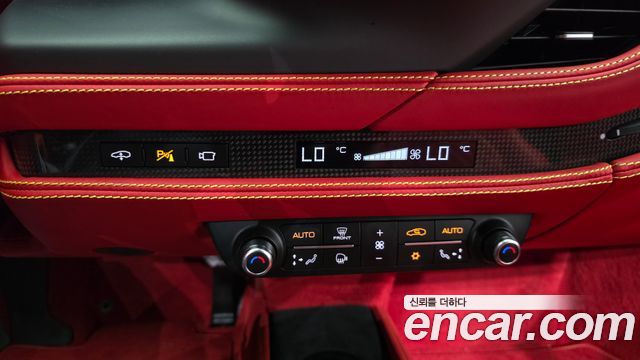 Ferrari F8 2022 — photo 16