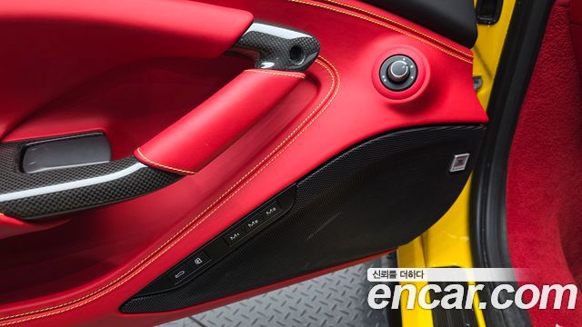 Ferrari F8 2022 — photo 18