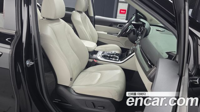 Kia Canival 2021 — photo 17