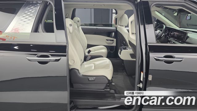 Kia Canival 2021 — photo 18