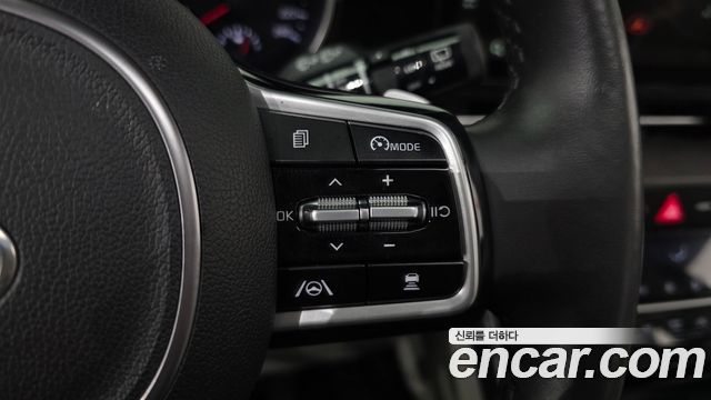 Kia Canival 2021 — photo 22
