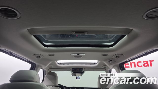 Kia Canival 2021 — photo 25