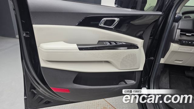 Kia Canival 2021 — photo 14
