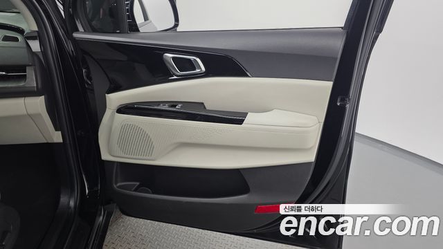 Kia Canival 2021 — photo 15