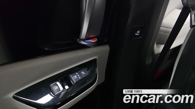 Kia Canival 2021 — photo 31