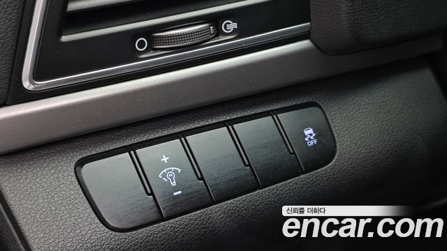 Hyundai AVANTE 2016 — photo 13