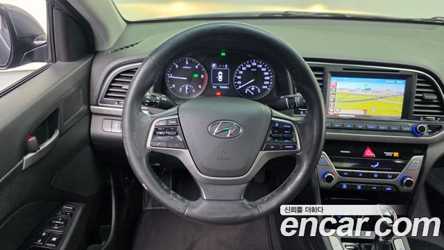 Hyundai AVANTE 2016 — photo 14