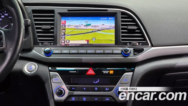 Hyundai AVANTE 2016 — photo 17