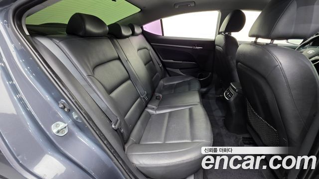 Hyundai AVANTE 2016 — photo 20