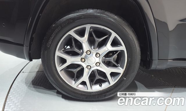 Jeep Cherokee 2019 — photo 5