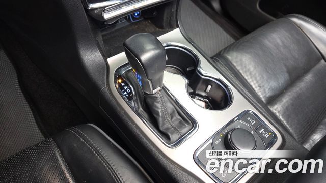 Jeep Cherokee 2019 — photo 12
