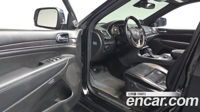 Jeep Cherokee 2019 — photo 13