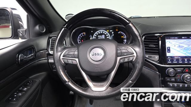 Jeep Cherokee 2019 — photo 18