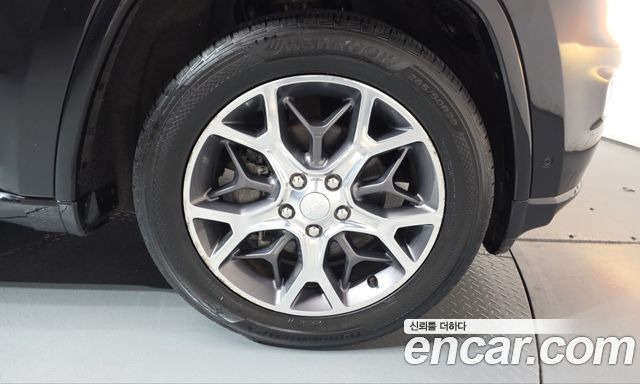 Jeep Cherokee 2019 — photo 7