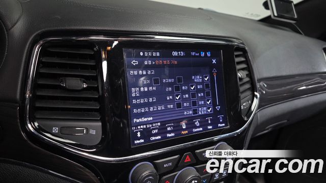 Jeep Cherokee 2019 — photo 30