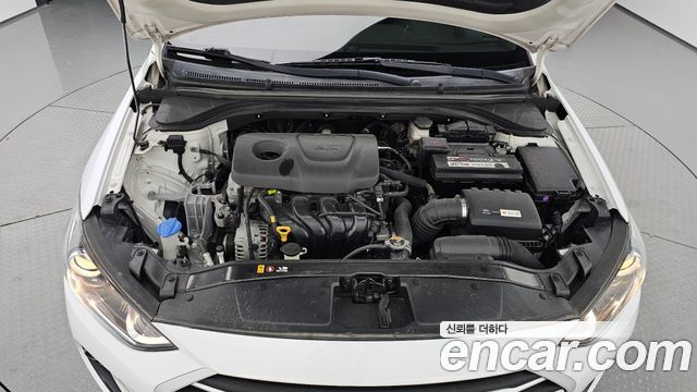Hyundai AVANTE 2018 — photo 6