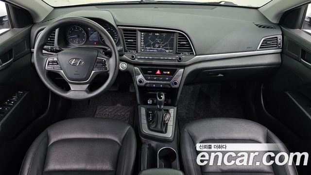 Hyundai AVANTE 2018 — photo 10