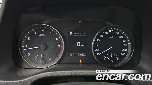 Hyundai AVANTE 2018 — photo 11