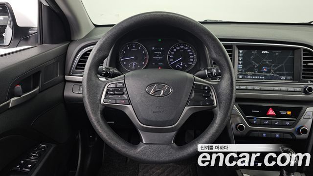 Hyundai AVANTE 2018 — photo 19