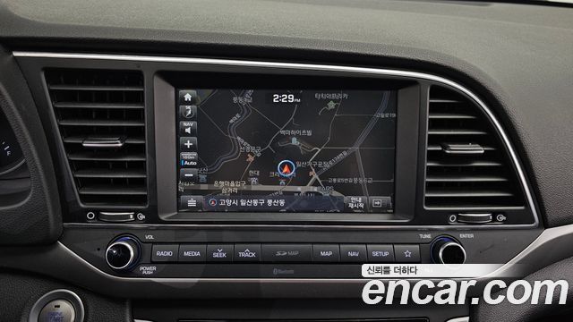Hyundai AVANTE 2018 — photo 20