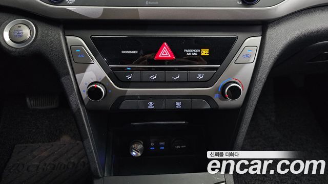 Hyundai AVANTE 2018 — photo 23