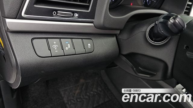 Hyundai AVANTE 2018 — photo 25
