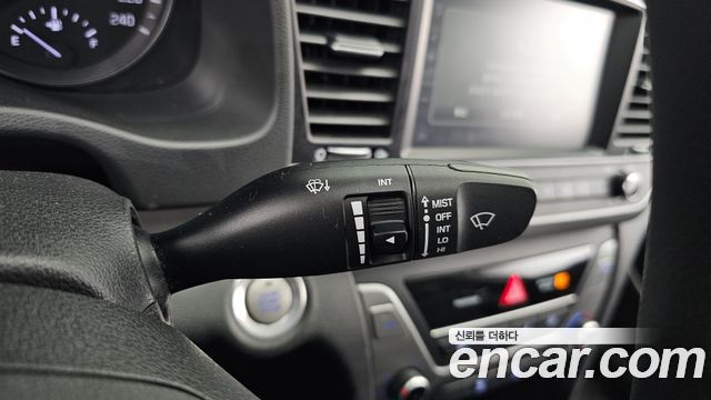 Hyundai AVANTE 2018 — photo 27