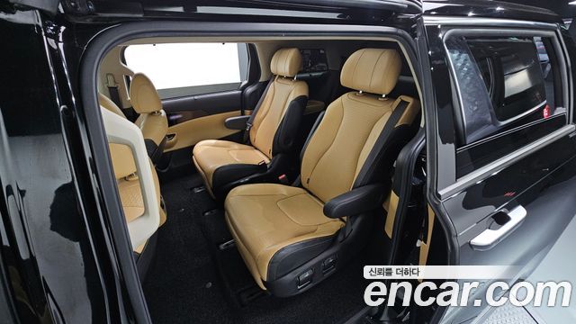 Kia Canival 2021 — photo 18