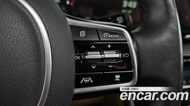 Kia Canival 2021 — photo 24