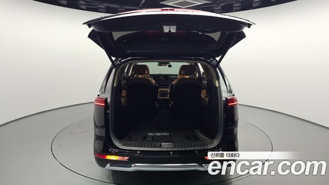 Kia Canival 2021 — photo 26