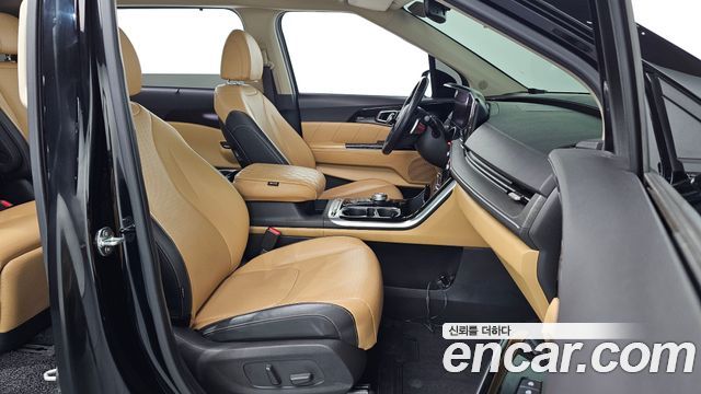 Kia Canival 2021 — photo 16