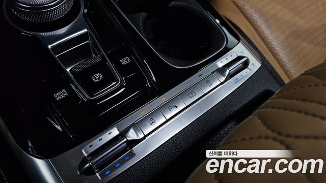 Kia Canival 2021 — photo 32