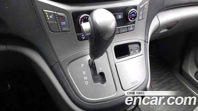 Hyundai Starex 2016 — photo 12