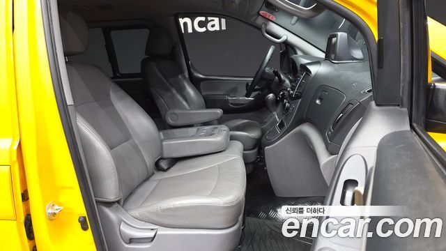 Hyundai Starex 2016 — photo 17