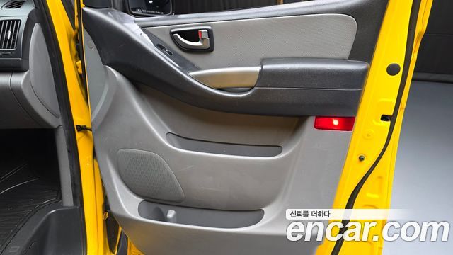Hyundai Starex 2016 — photo 15